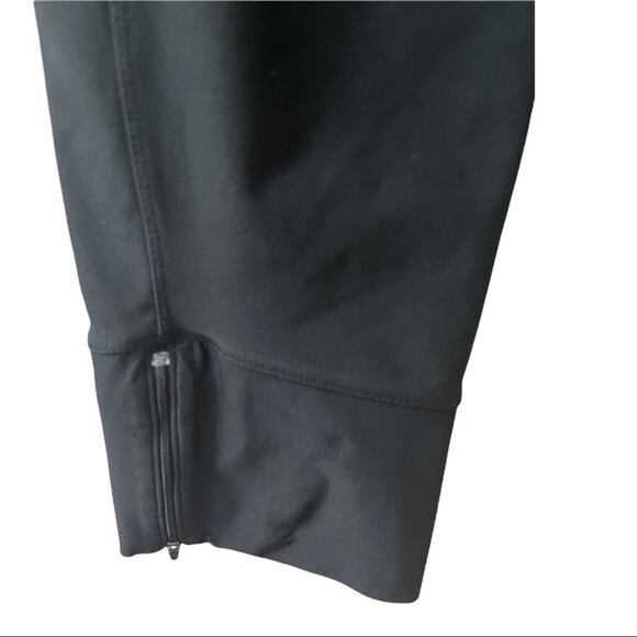 L.L. Bean Black Capri Leggings Size Small Polyester Spandex Blend - Picture 6 of 8